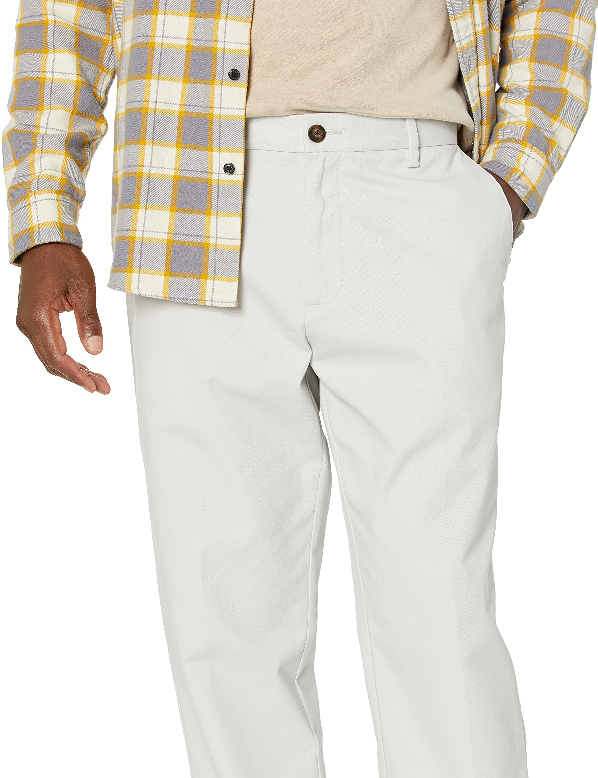 Amazon Essentials Men's Classic-Fit Wrinkle-Resistant Flat-Front Chino Pant