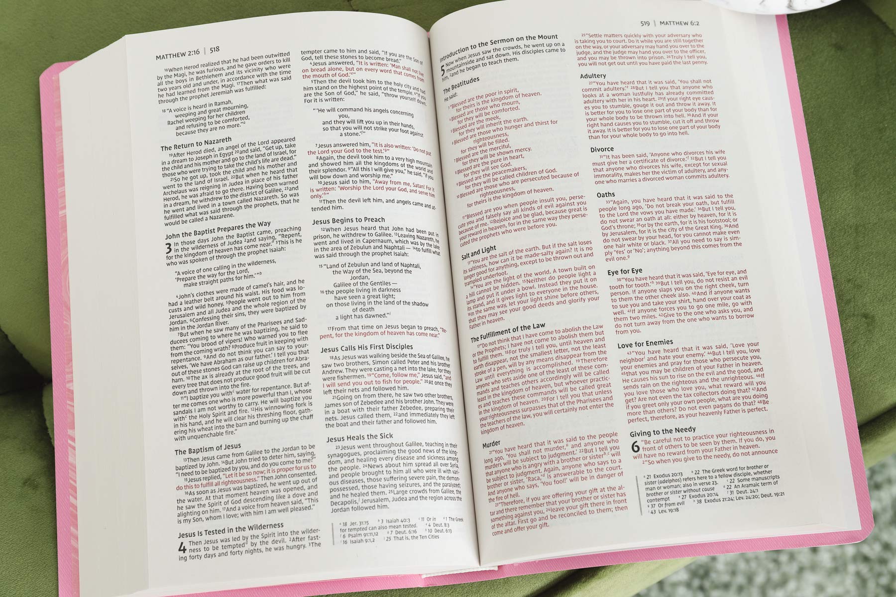 NIV, Gift and Award Bible, Leather-Look, Pink, Red Letter, Comfort Print