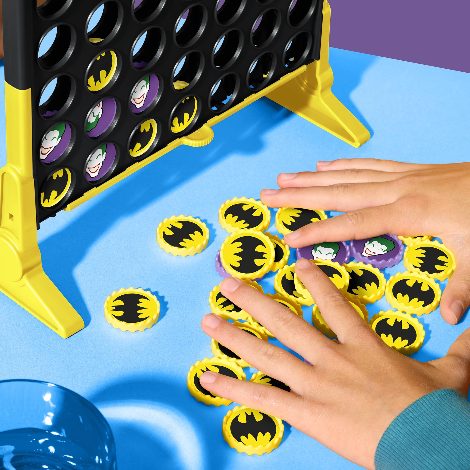 Connect 4 Batman Game | Batman-Themed 4 in a Row Game | Ages 6 and Up| For 2 Players | Strategy Board Games for Kids and Families (Amazon Exclusive)