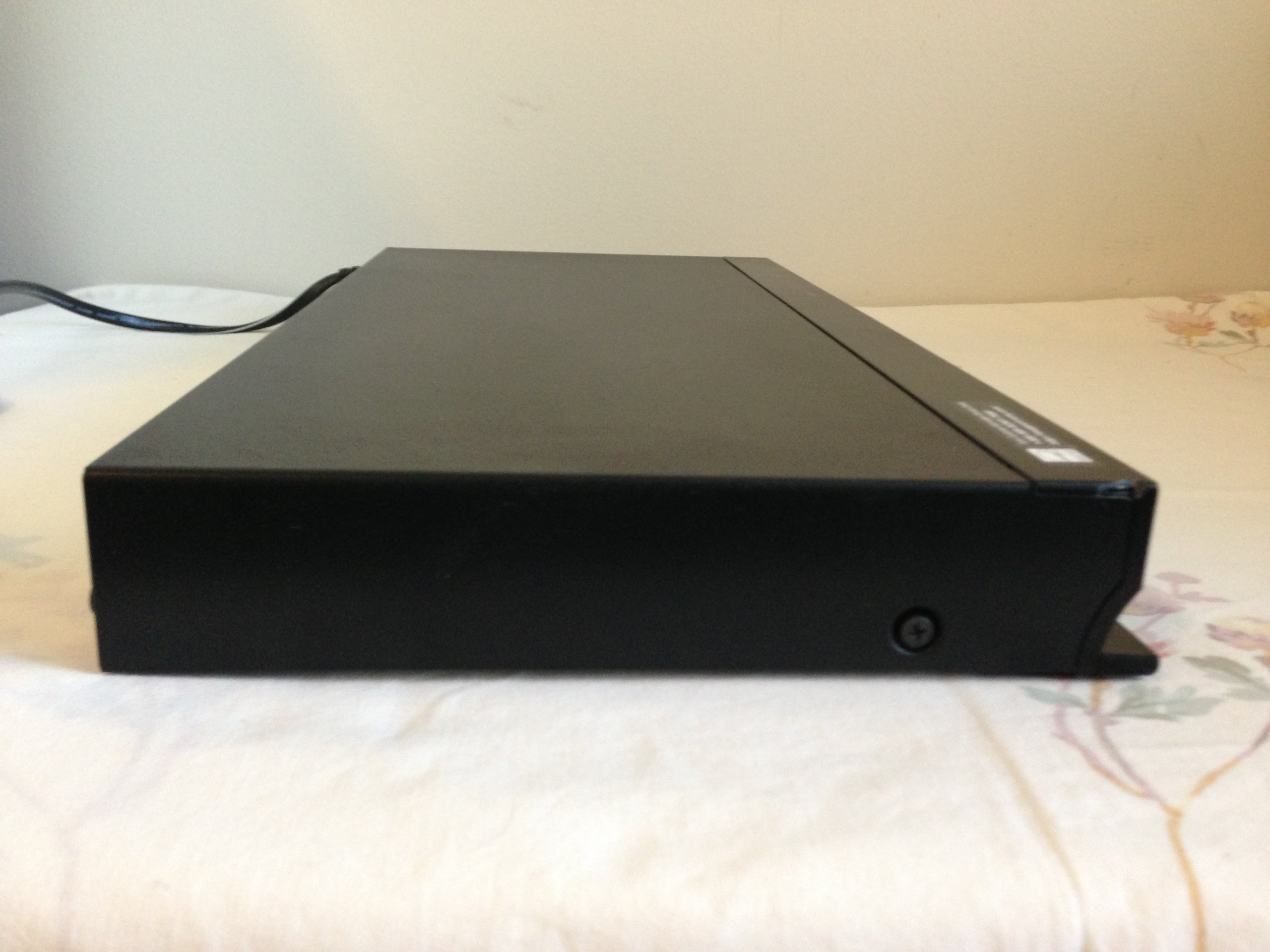 Sony BDP-S570 3D Blu-ray Disc Player (2010 Model)