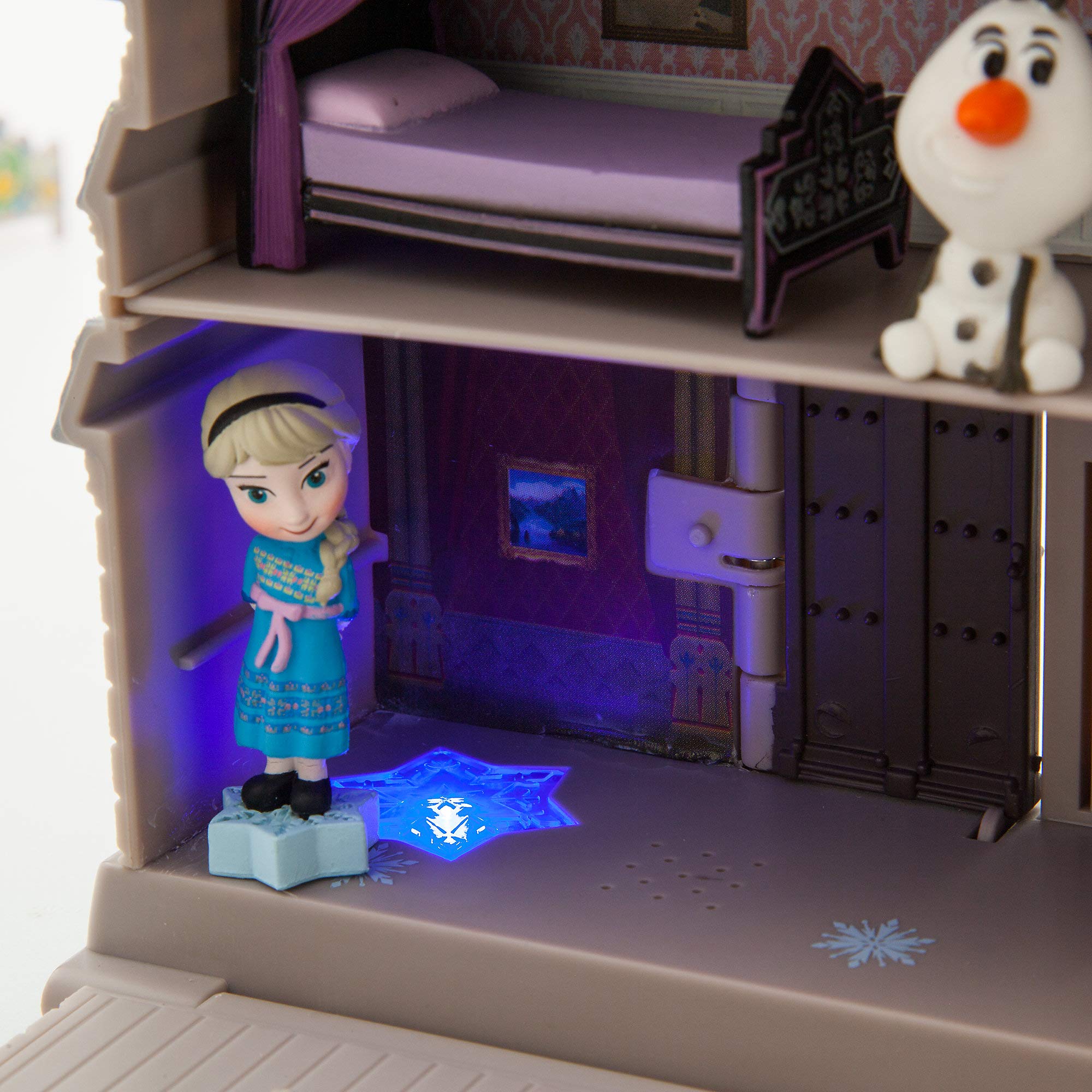 Disney Animators' Collection Arendelle Castle Surprise Feature Playset - Frozen