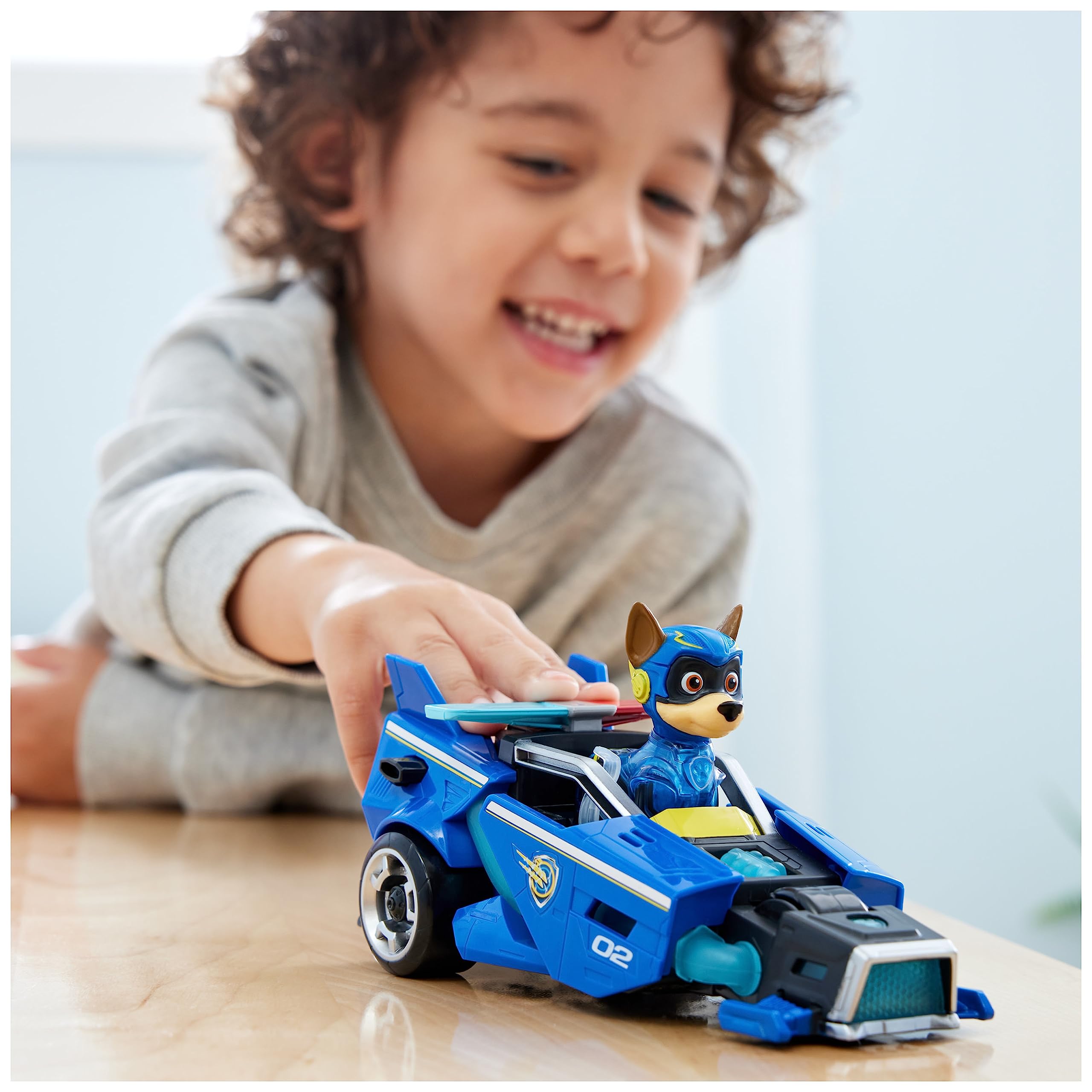 Paw Patrol – The Superfilm – Action Figures and Cars Toys Paw Patrol – Figure Chase Paw Patrol and Toy Car with Lights and Sounds – 6067507 – Toys Children 3 Years +