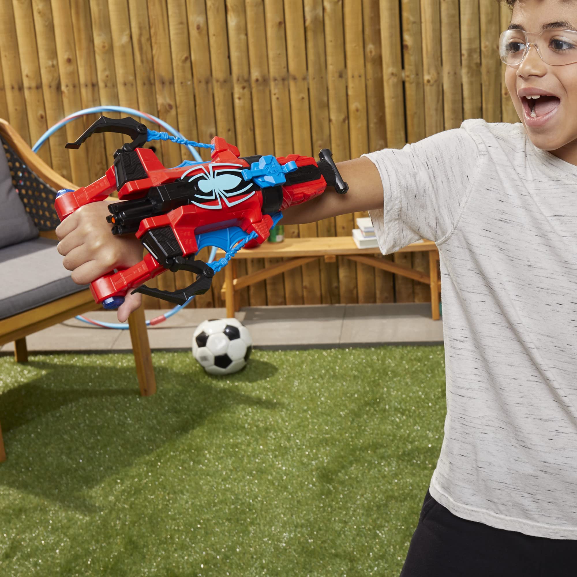 Spider-Man Marvel Spider Strike ‘N Splash Blaster, Super Hero Toys for Kids, Ages 5 and Up, Nerf Blaster for Kids, Water Blast Feature, Marvel Toys