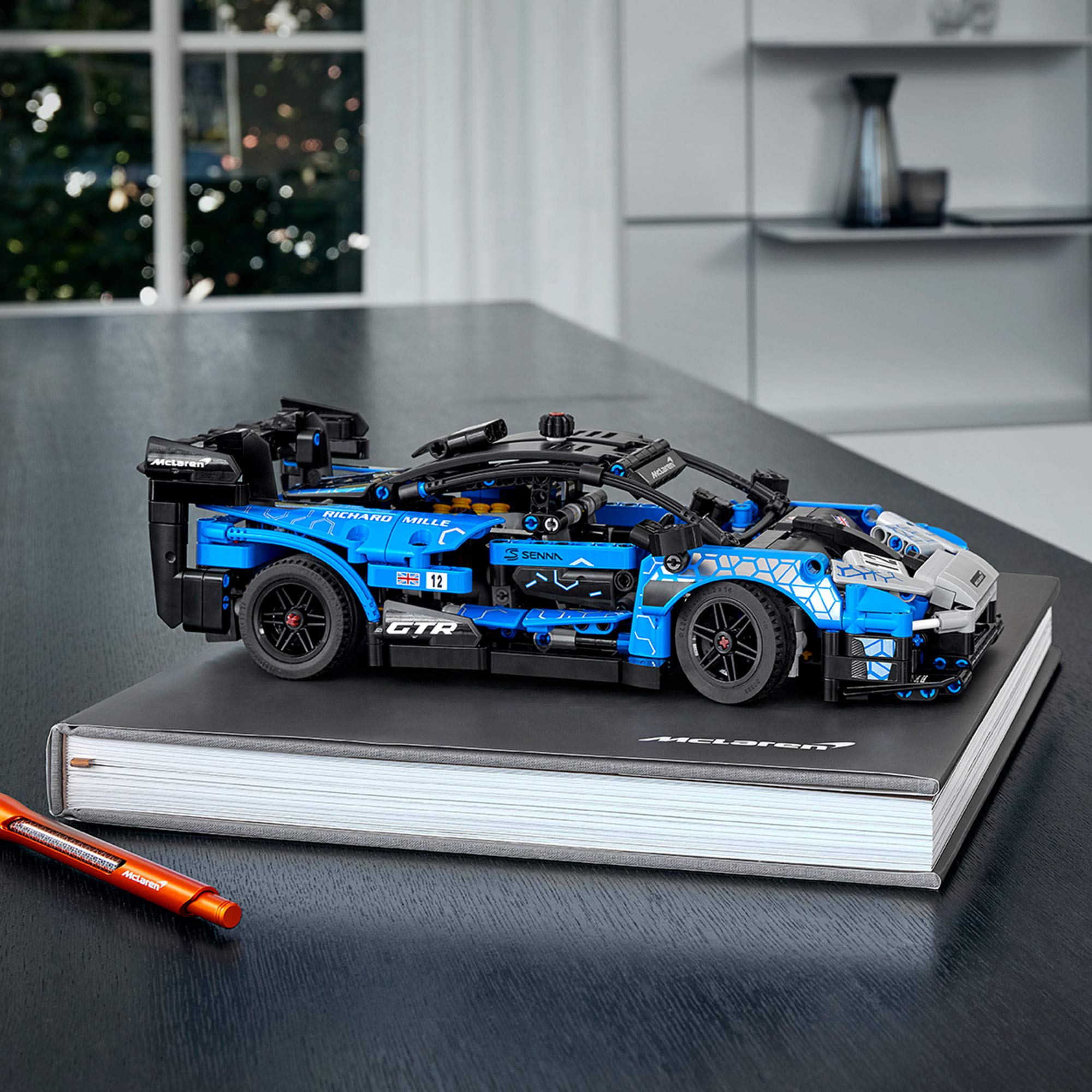 LEGO Technic McLaren Senna GTR 42123 Racing Sports Collectable Model Car Building Kit, Car Construction Toy, Gift Idea for Kids, Boys and Girls
