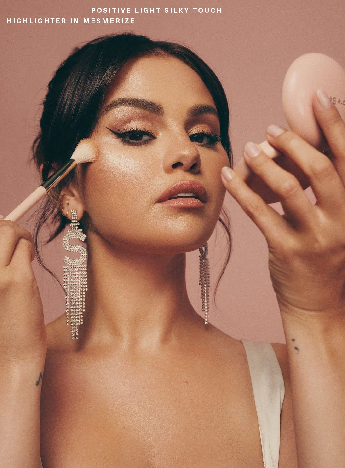 Rare Beauty by Selena Gomez Positive Light Silky Touch Highlighter Mesmerize