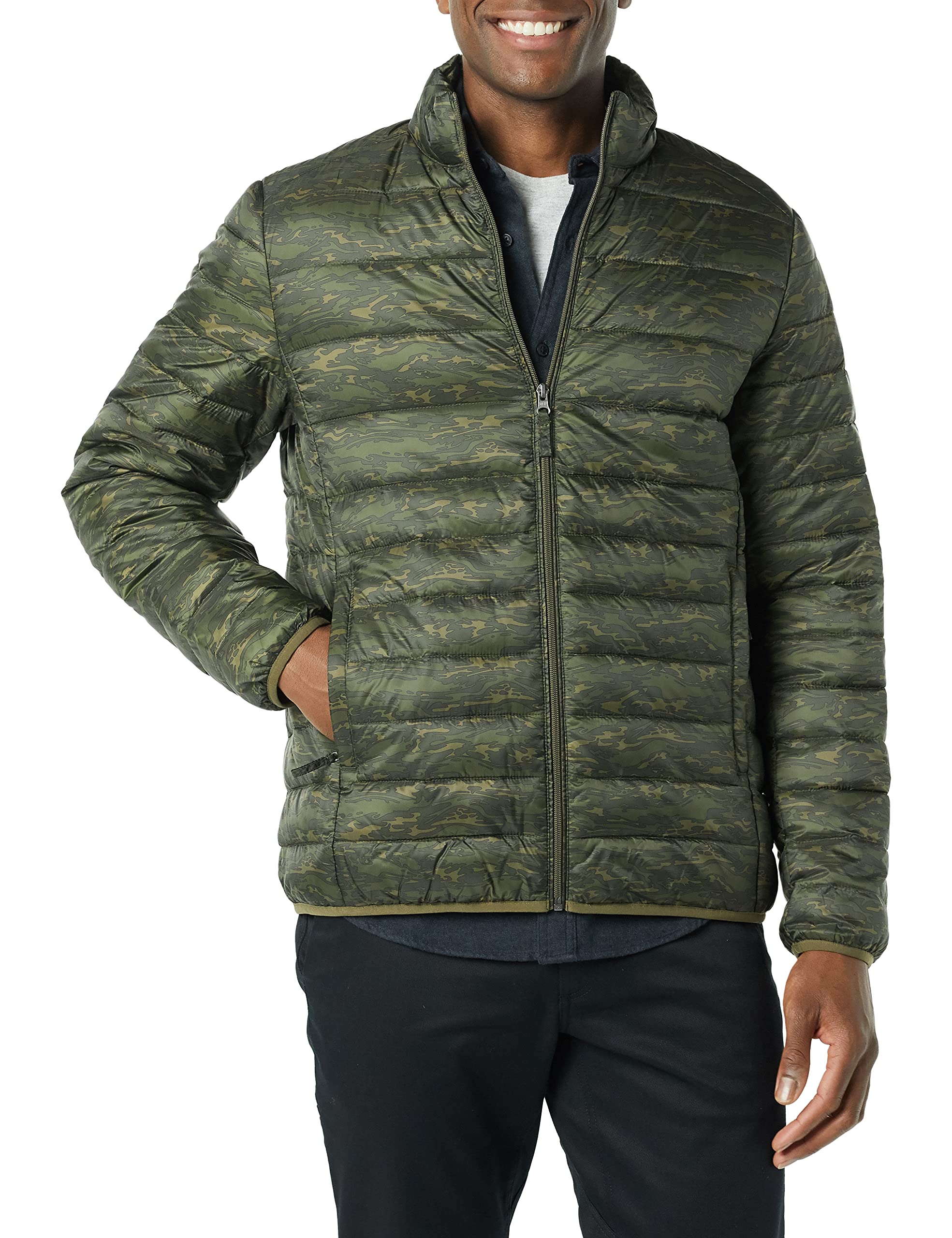 Amazon Essentials Men's Packable Lightweight Water-Resistant Puffer Jacket (Available in Big & Tall), Green Camo, X-Small