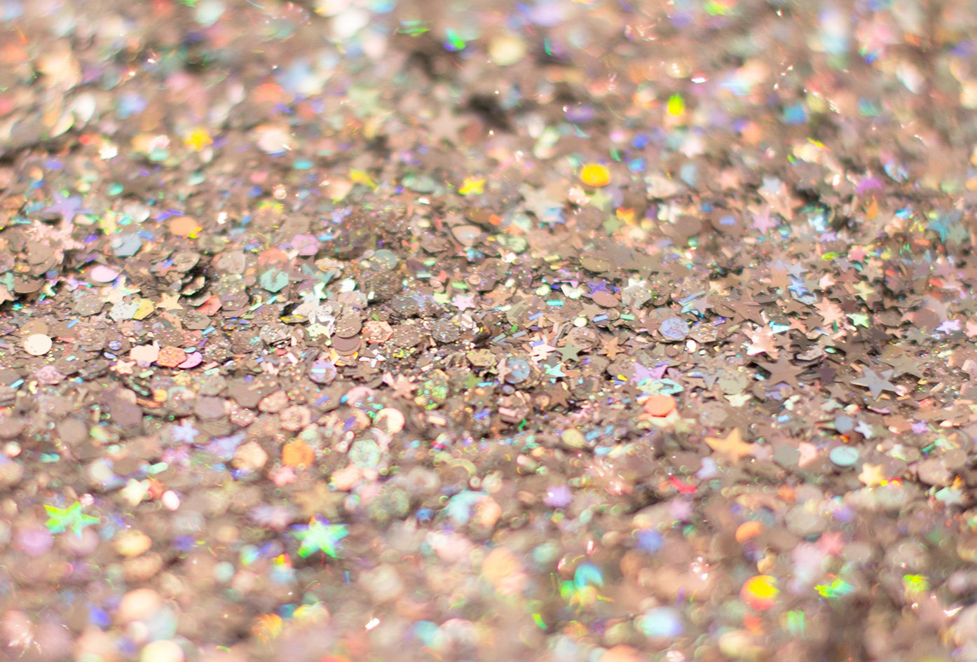 KARIZMA Holographic Silver Body Glitter. 10g Chunky Face Glitter, Hair Glitter, Eye Glitter and Body Glitter for Women. Rave Glitter, Festival Accessories, Cosmetic Glitter Makeup. Loose Glitter Set