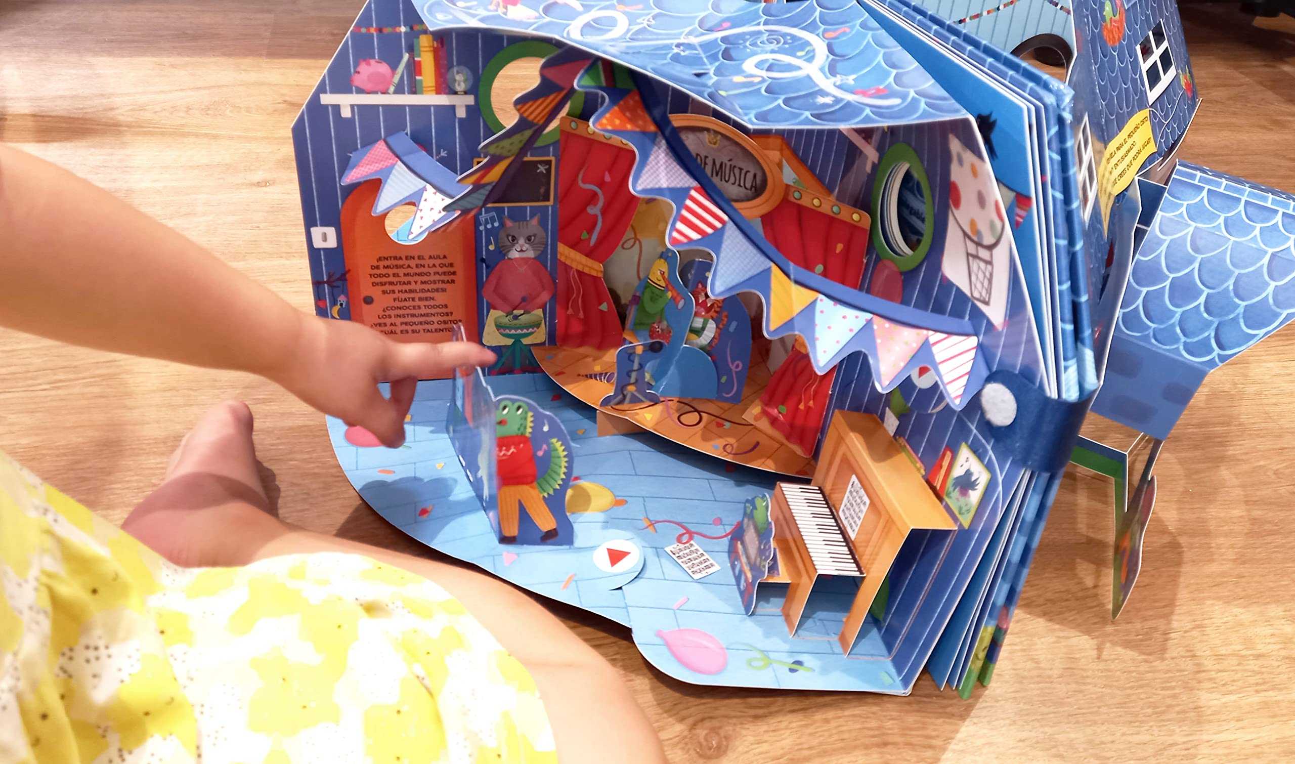 Mi escuela: Libro carrusel desplegable en 3D y a 360º - 3D Carousel unfoldable book in Spanish