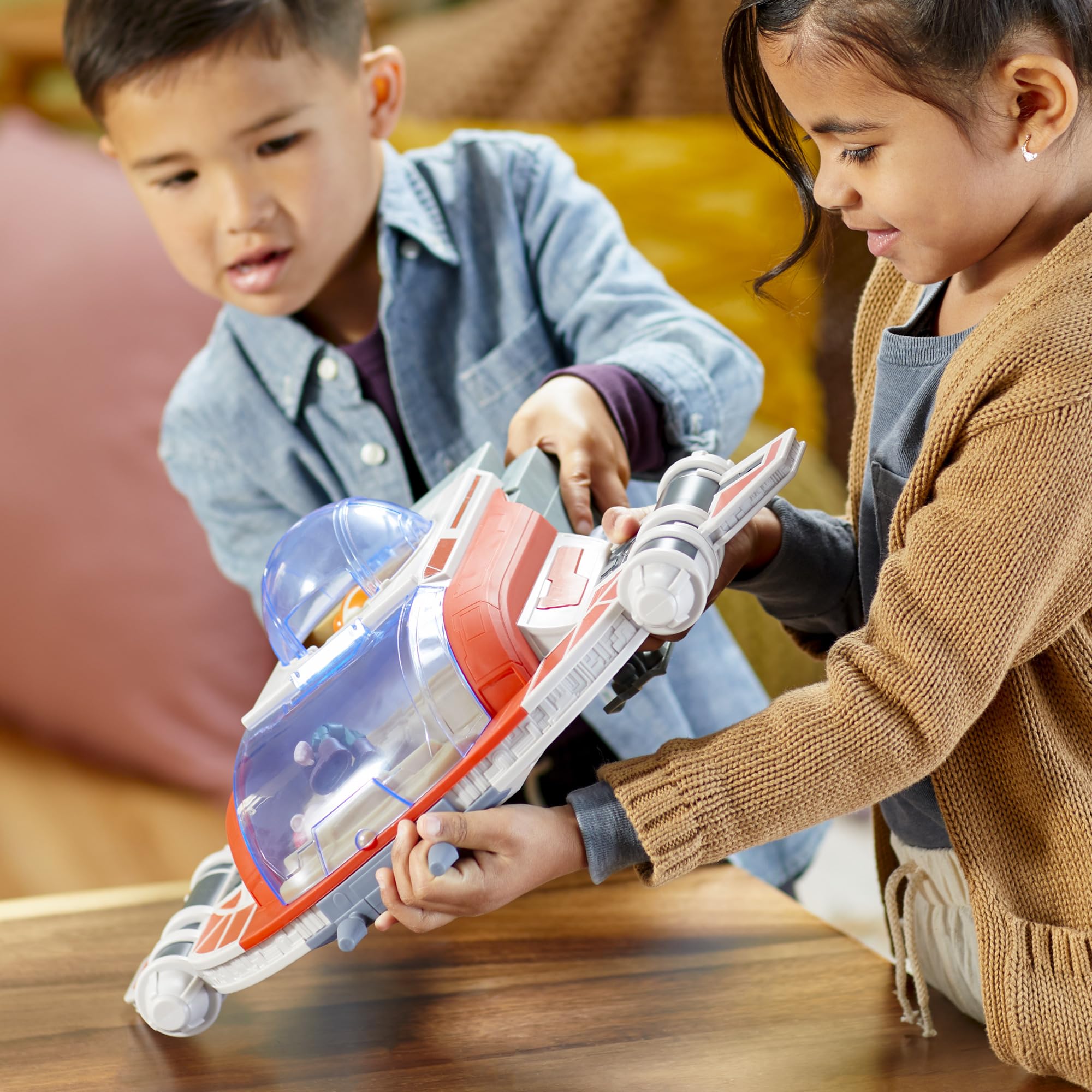 STAR WARS The Crimson Firehawk, 17-Inch Ship with 2 Action Figures, Toys, Preschool Toys for 3 Year Old Boys & Girls