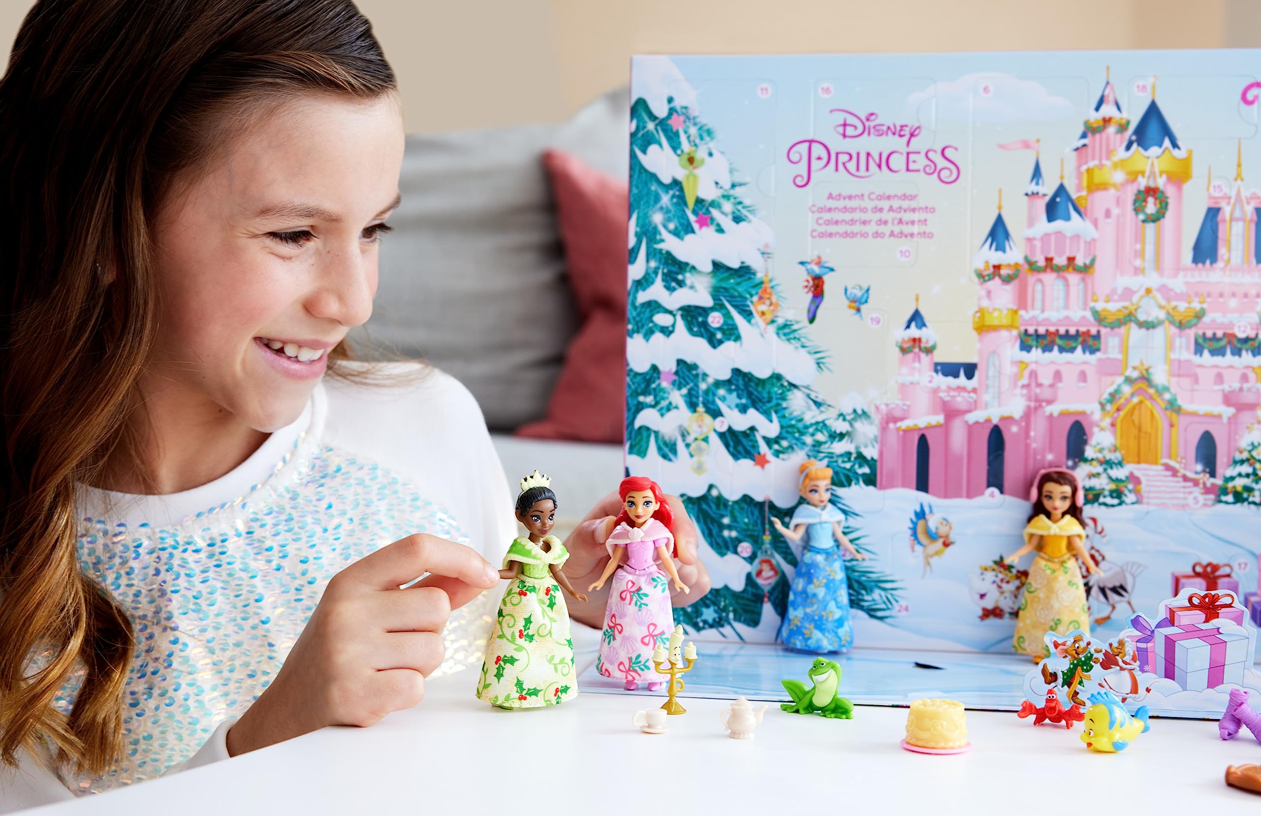 Disney Princess Advent Calendar, 24 Days of Surprises Include 4 Princess Small Dolls, 5 Friends & 16 Accessories (Amazon Exclusive)