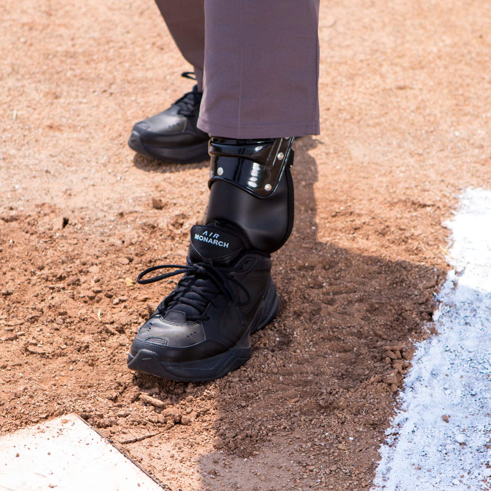 Champion Sports Umpire Leg Guards: Single Knee Umpire’s Shin Guard for Baseball & Softball - Pair of 16.5