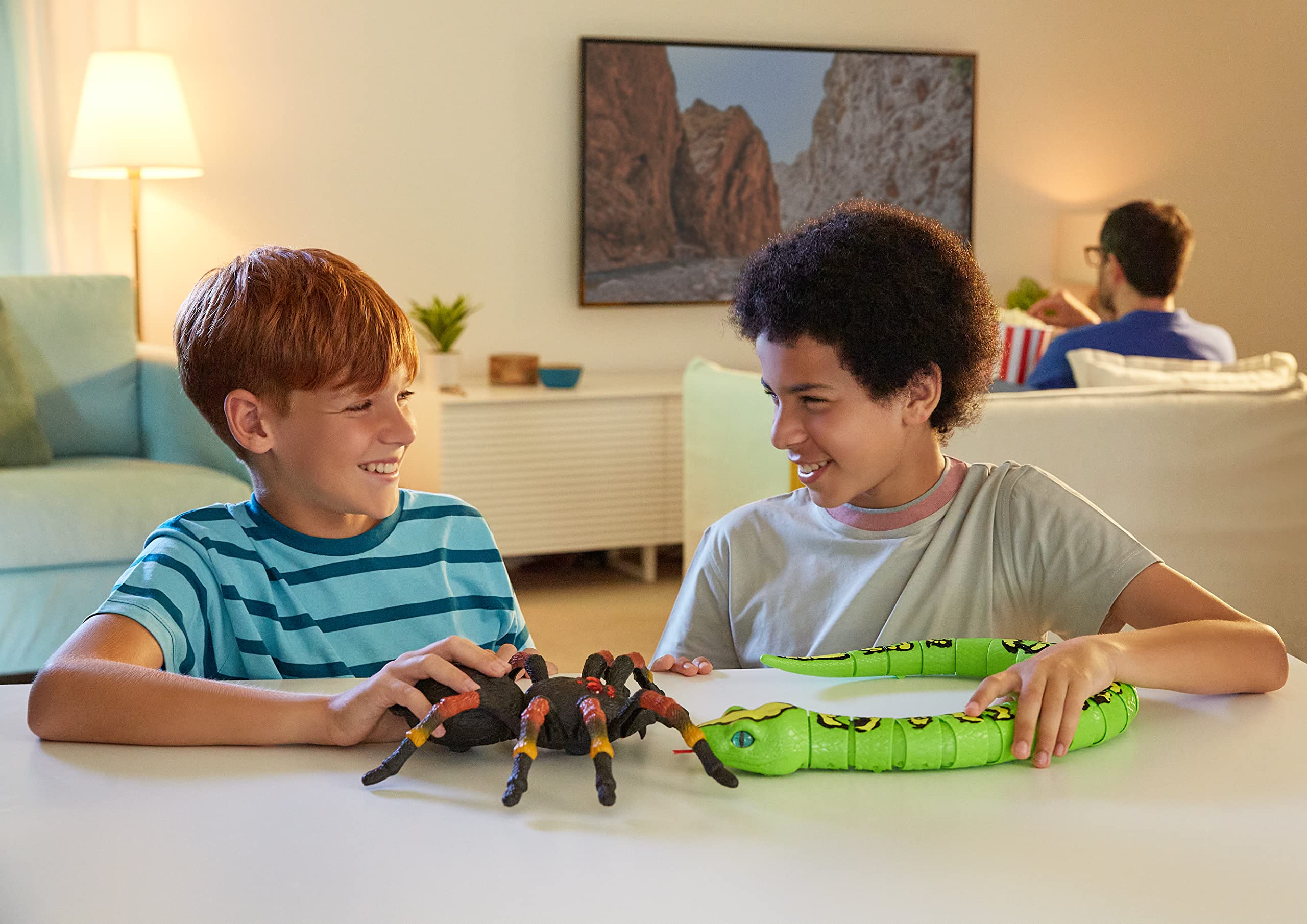 Robo Alive Giant Tarantula by ZURU Battery-Powered Robotic Interactive Electronic Spider That Moves and Crawls, Comes with Web Slime, Prankst Toys for Boys, Kids, Teens