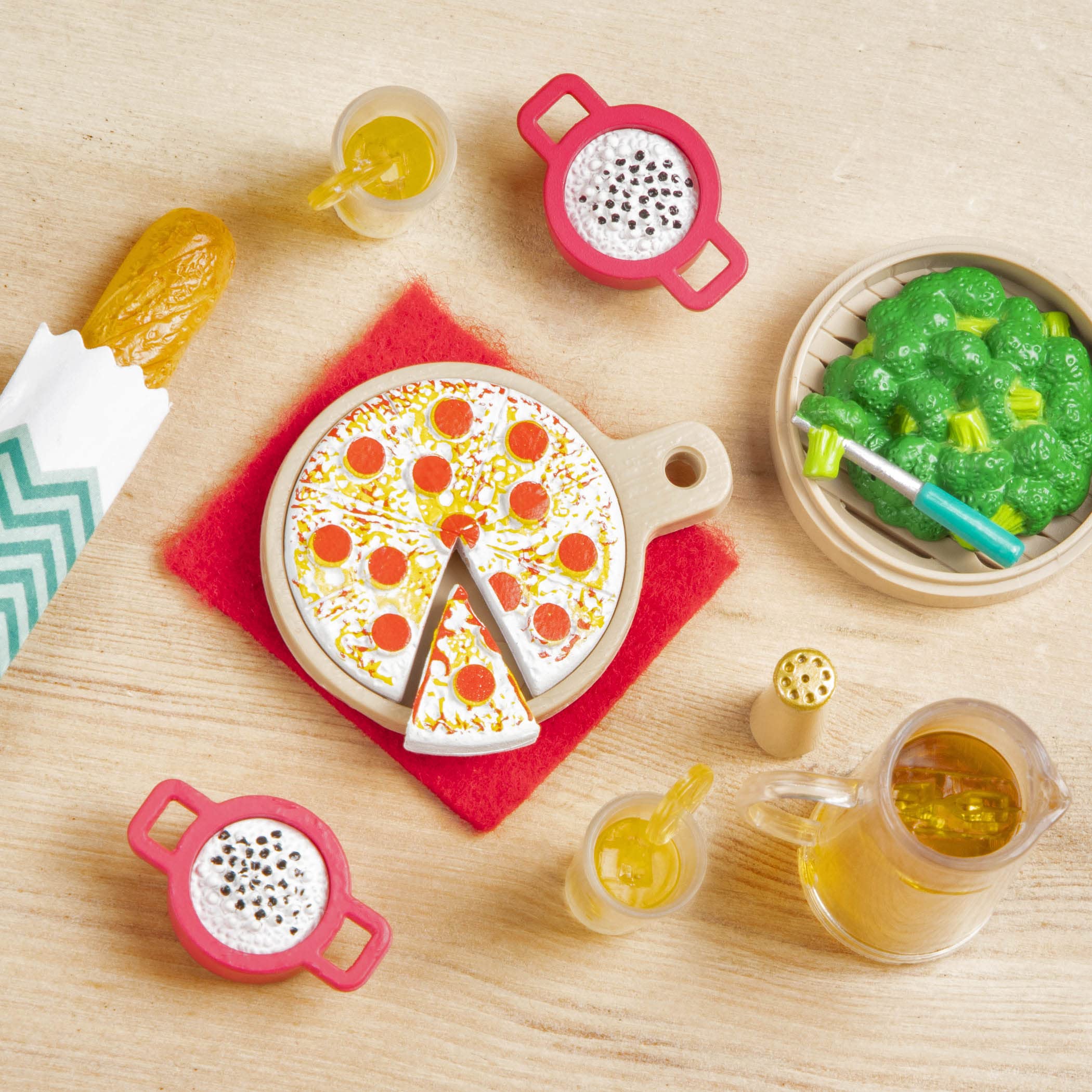 Lori – Play Food for Mini Dolls – Cooking Accessories for 6-Inch Dolls – Pizza, Sushi, Dessert – Dollhouse Set for Kids – 3 Years + – Gourmet Market