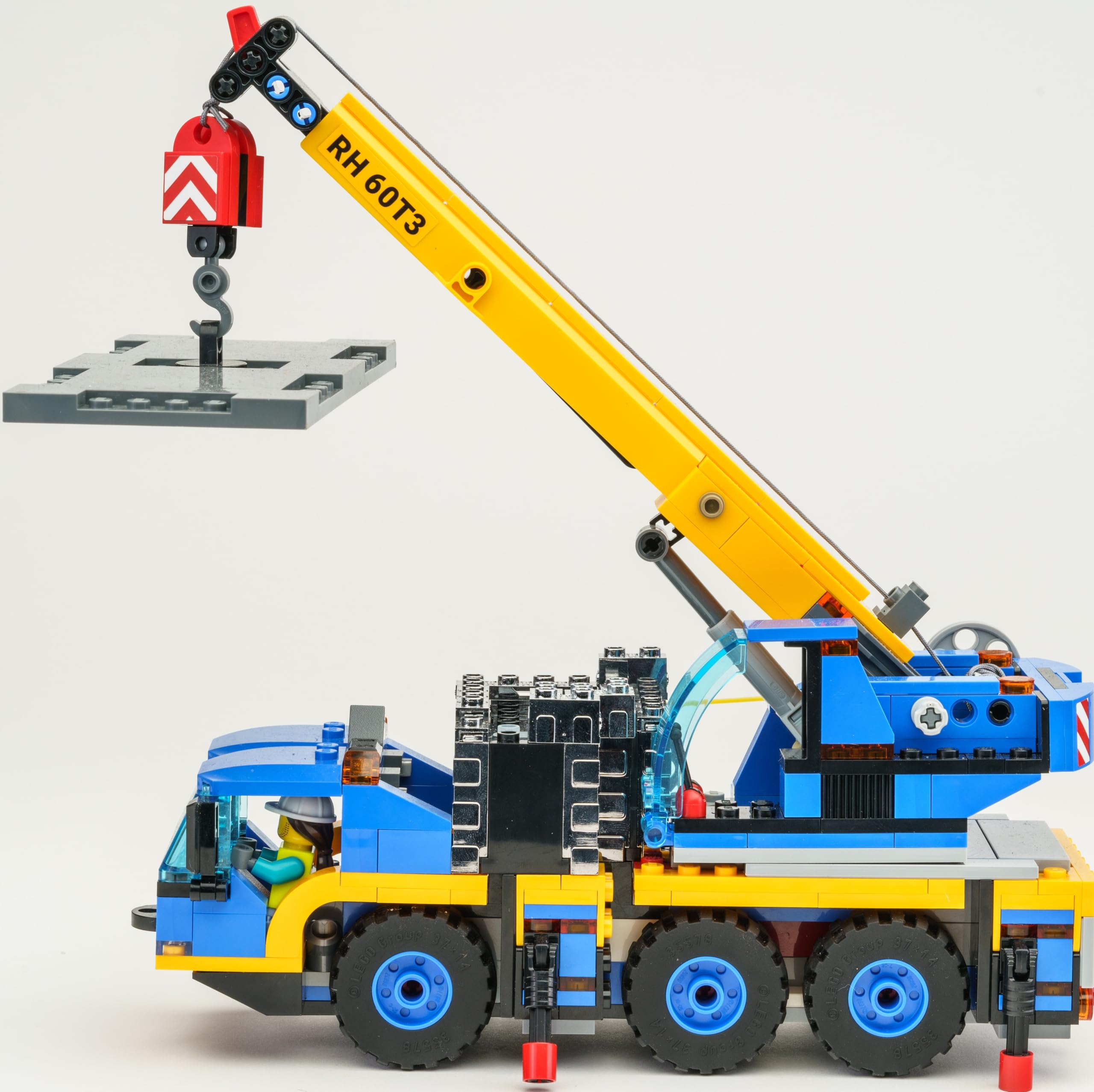 Dakott Conductive Chrome-Plated Building Bricks Kit for LegoCity Mobile Crane Truck. Compatible with 60324 Model- not Including The Set. Bring Life to Your LegoCity Mobile Crane Truck.