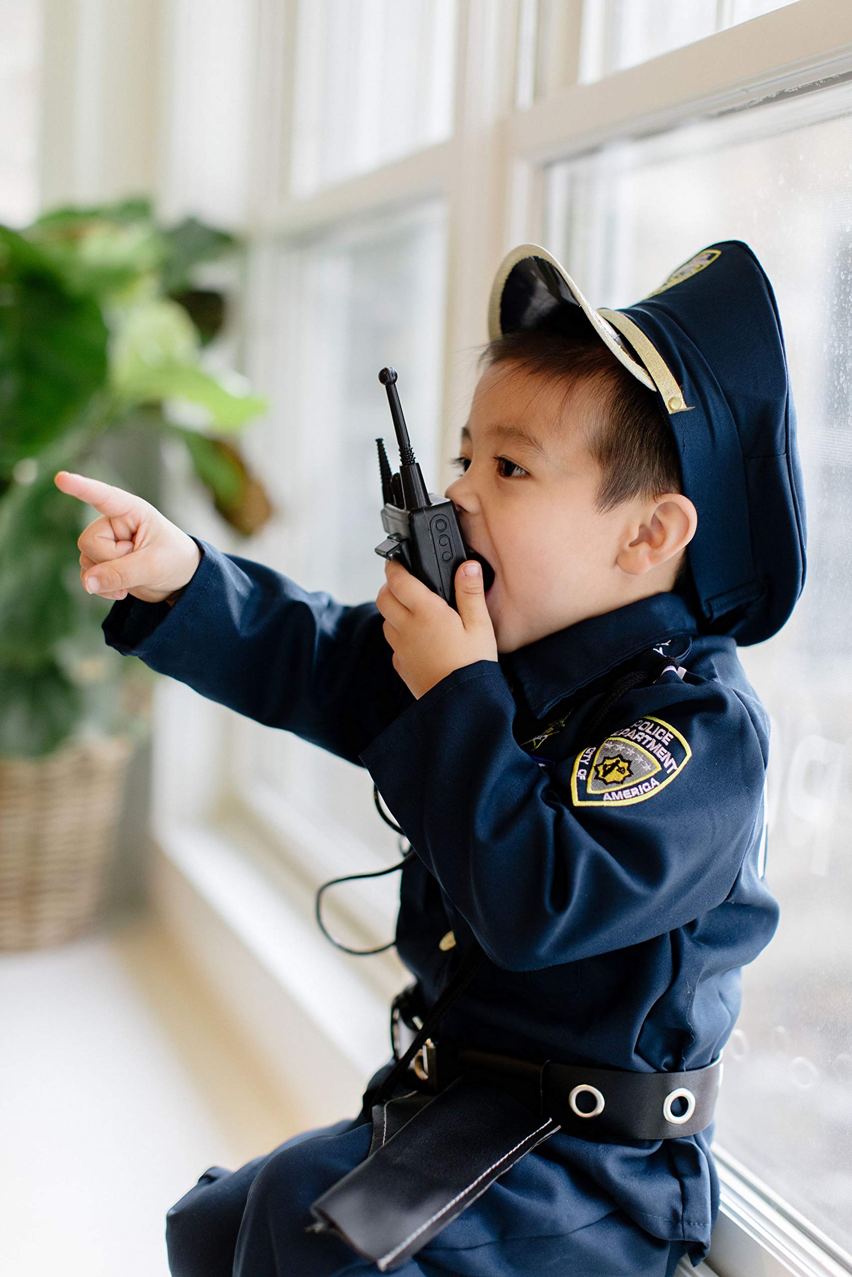 Dress Up America Police Costume For Boys - Cop Uniform Costume for Kids - Includes: Shirt, Pants, Hat and Accessories