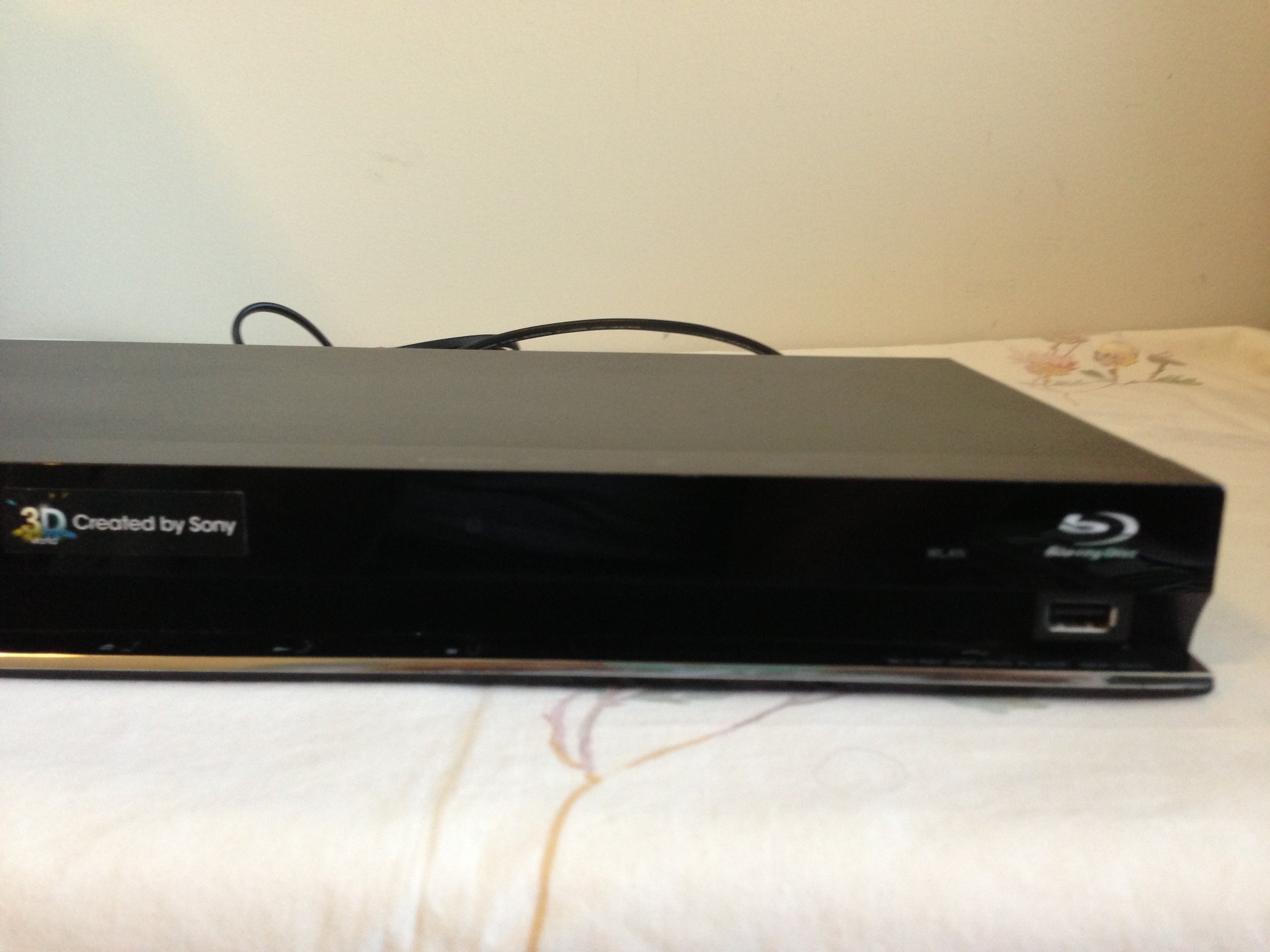 Sony BDP-S570 3D Blu-ray Disc Player (2010 Model)