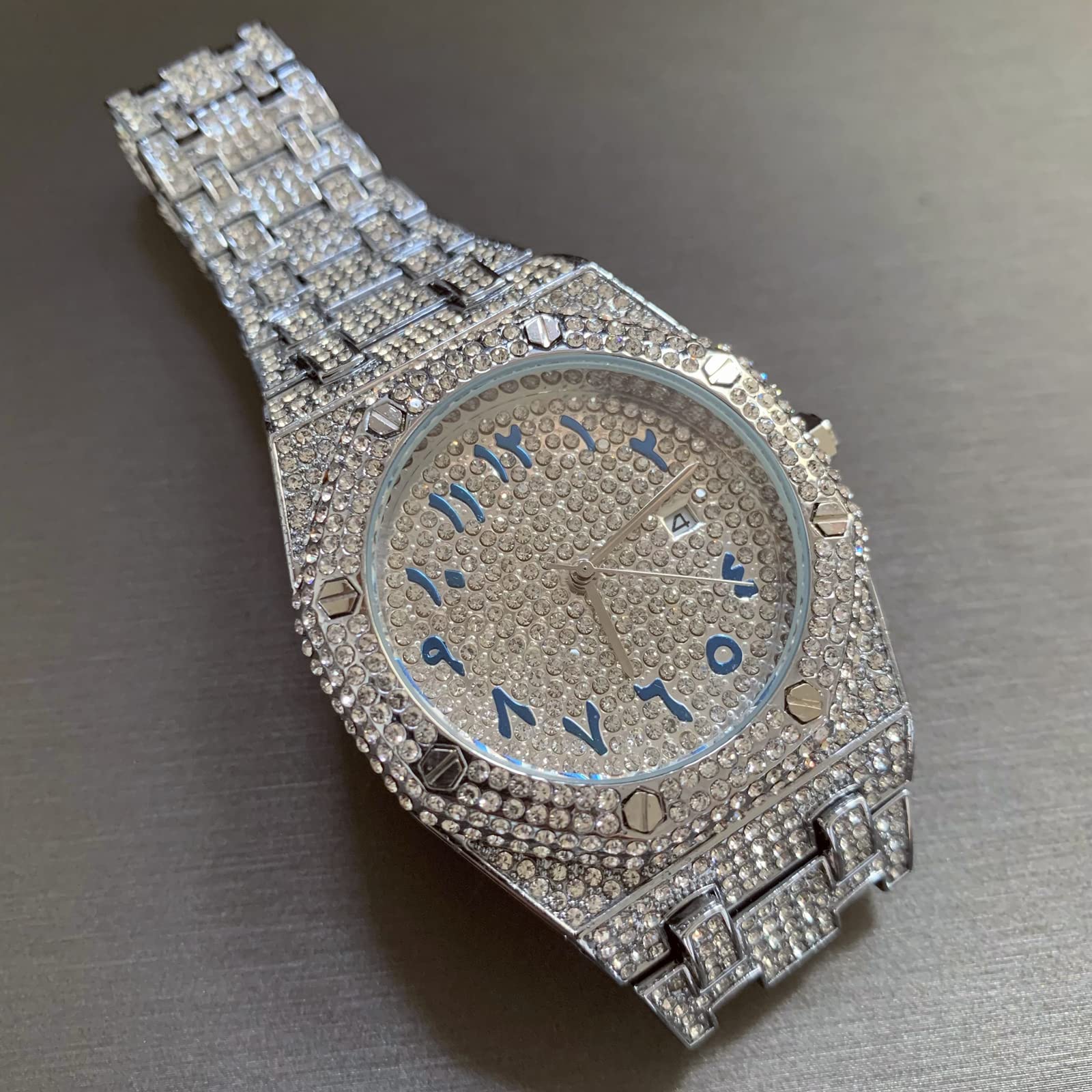 ICEDIAMOND CZ Diamant Charm Quarz Armbanduhr, vereist helle Zirkonsteine 43mm Kalender Zifferblatt Hip Hop Trend Schmuck Uhr für Männer