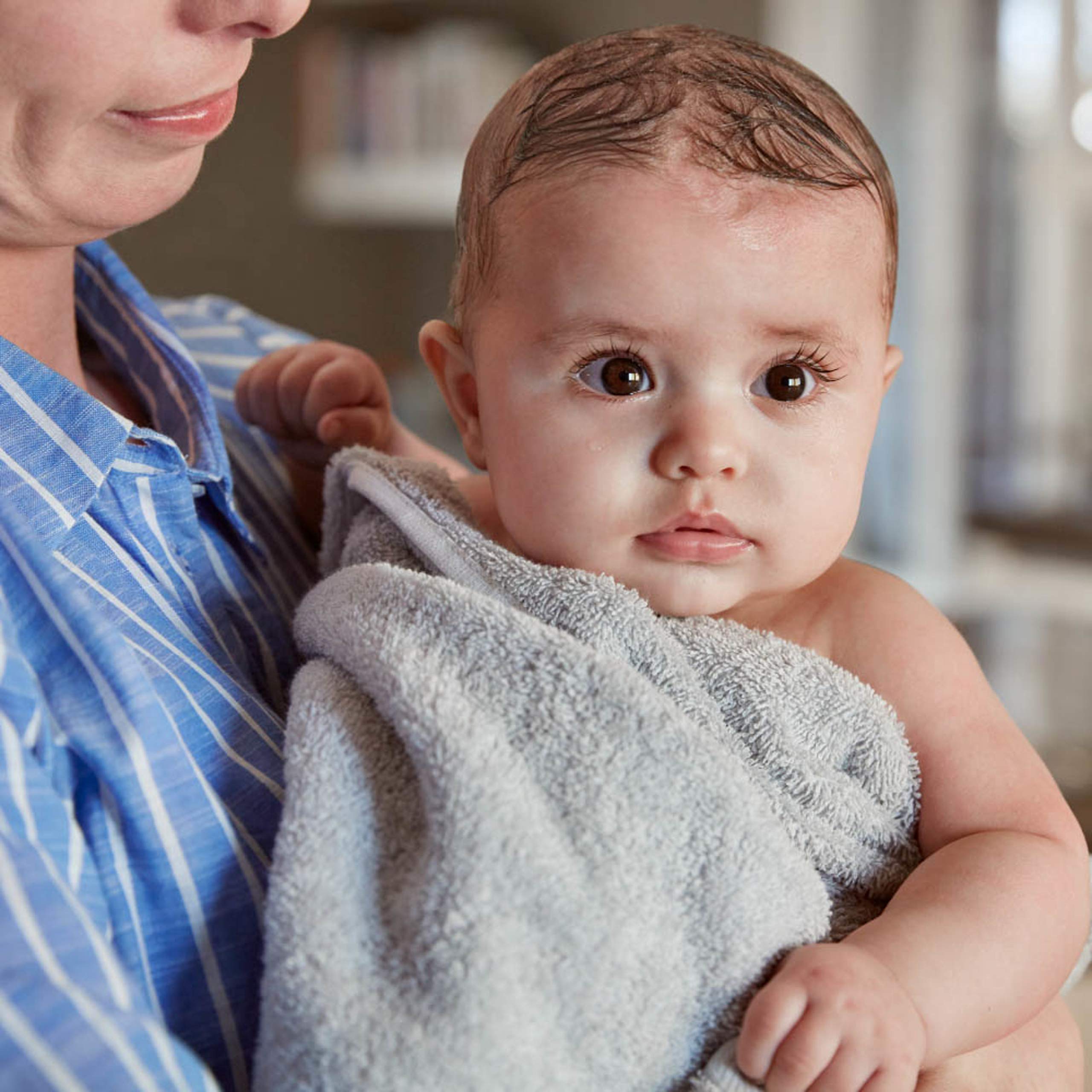 Johnson's Baby Bubble Bath for Gentle Baby Skin Care, Paraben-Free & Pediatrician-Tested Baby Bubble Bath, 27.1 fl. oz