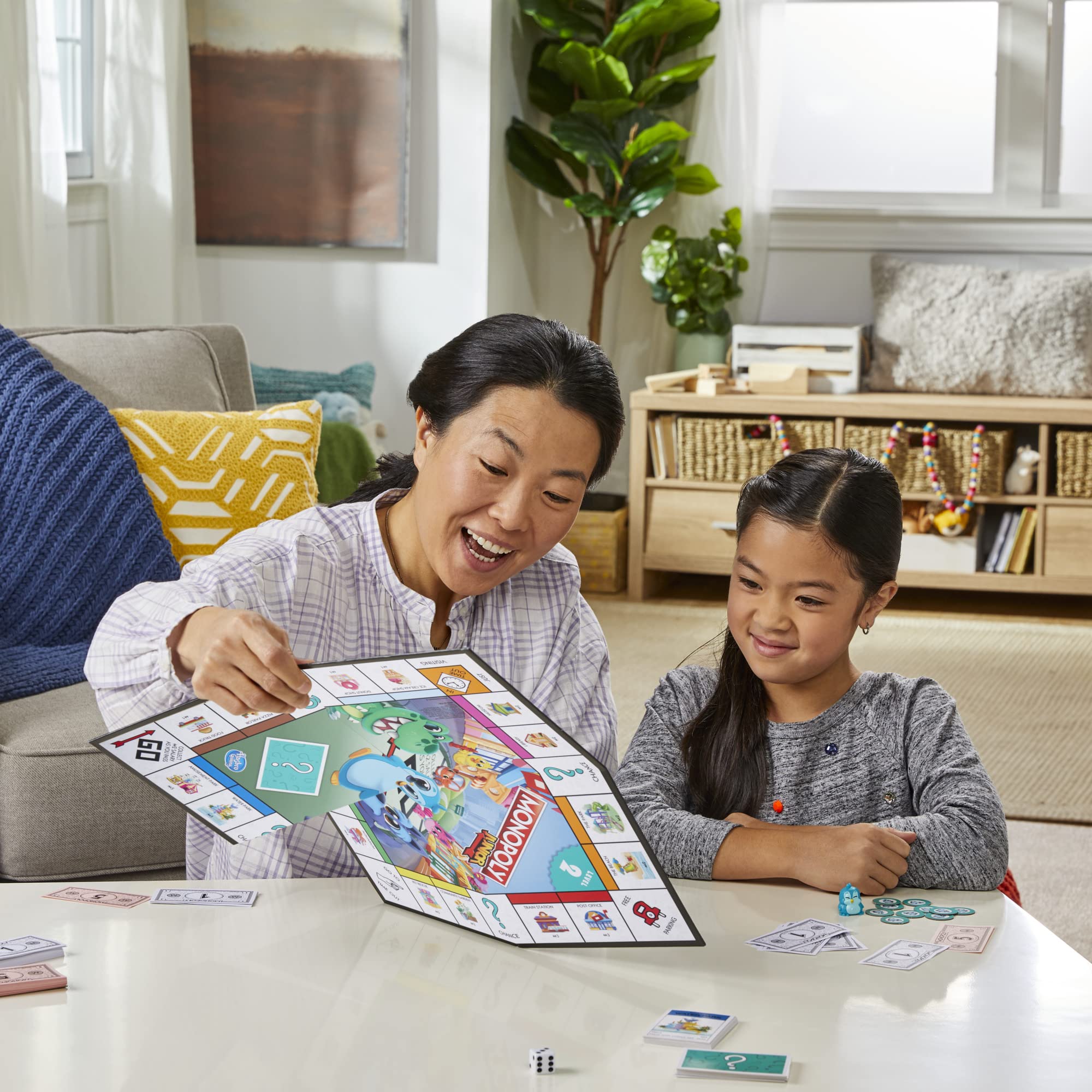 Hasbro Gaming Monopoly Junior Board Game, 2-Sided Gameboard, 2 Games in 1, Monopoly Game for Younger Kids Ages 4 and Up, Kids Games for 2 to 6 Players