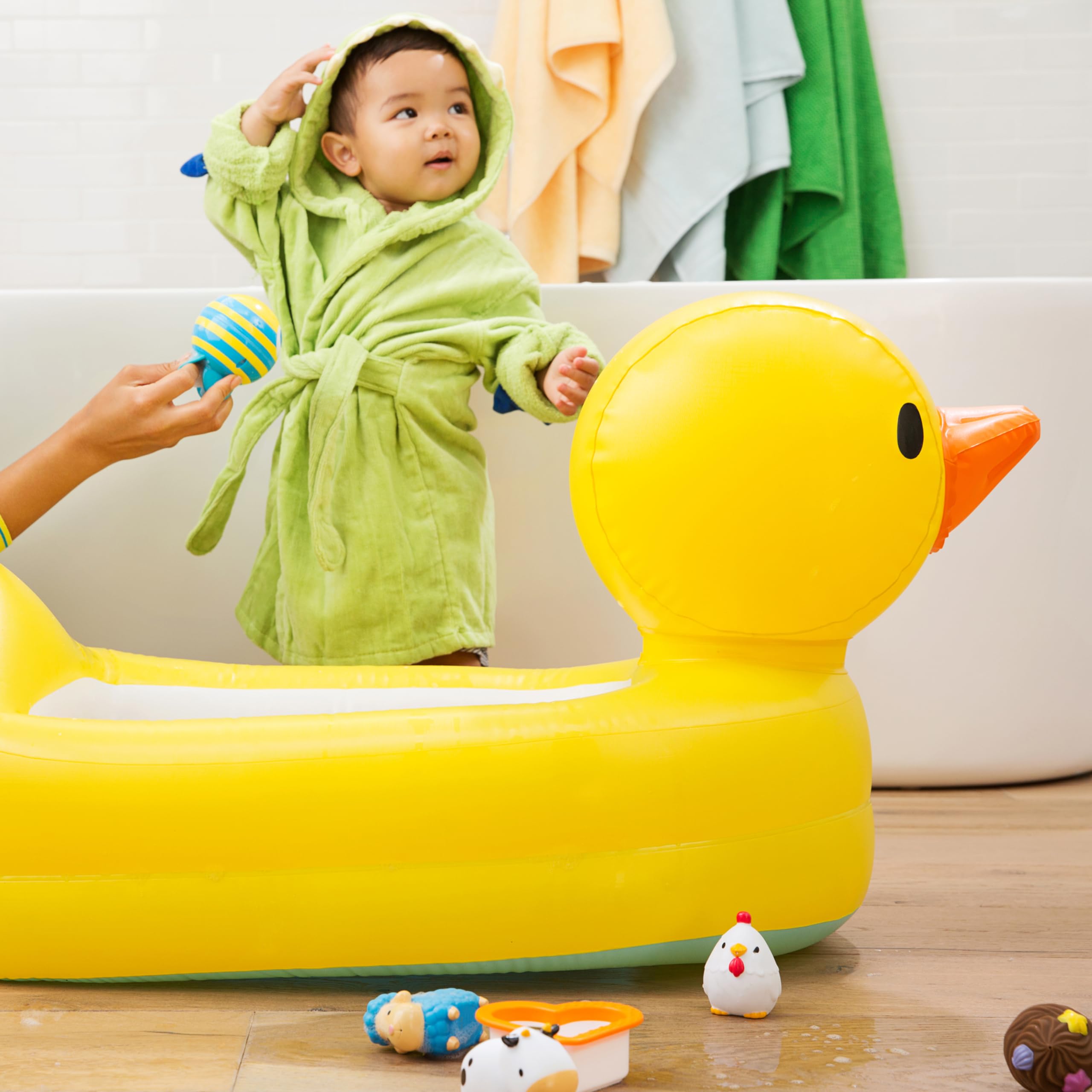 Munchkin® Duck™ Inflatable Baby Bathtub with White Hot® Heat Alert & Rinse™ Shampoo Bath Rinser, Blue