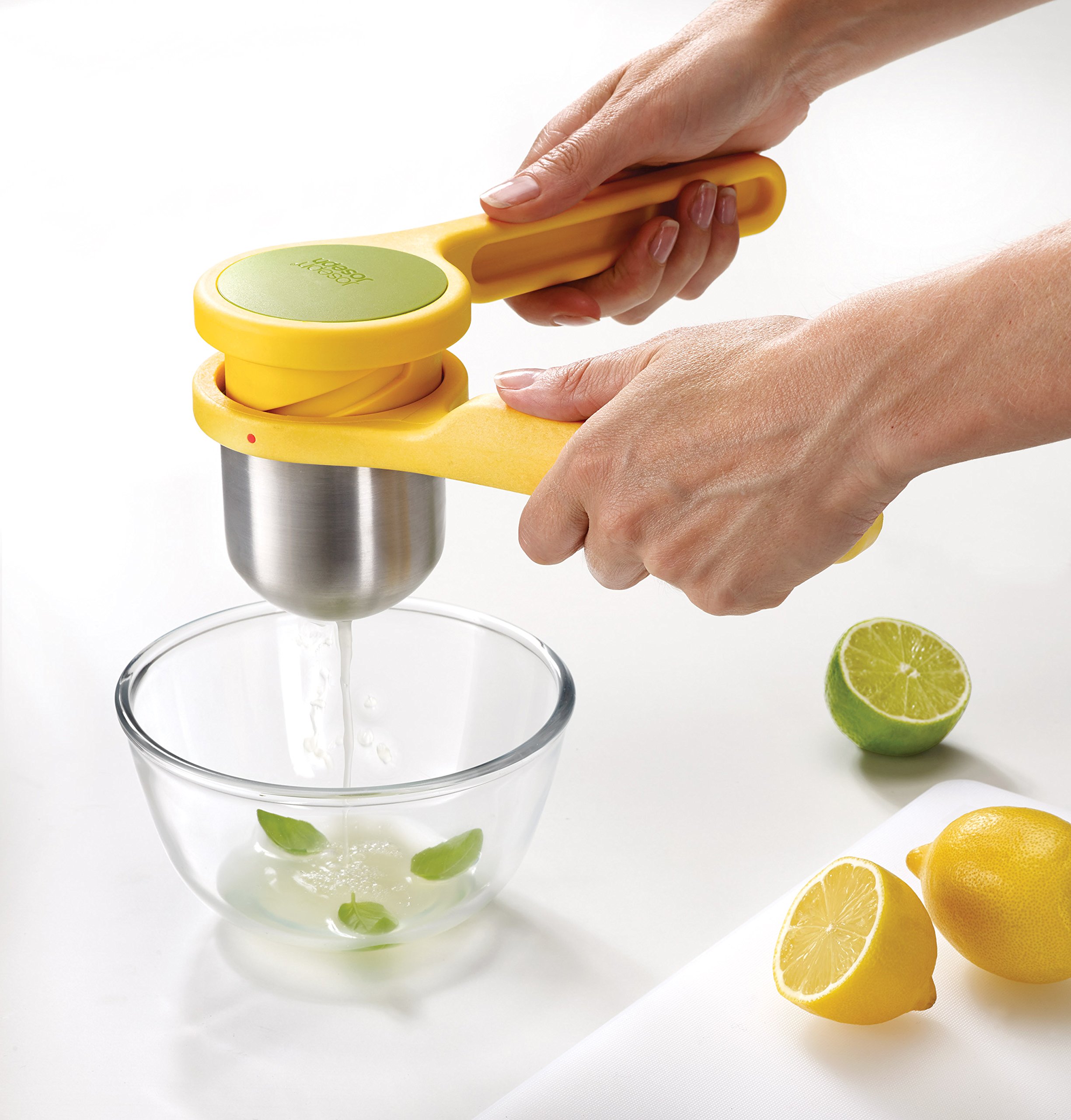 Joseph Joseph 20101 Helix Citrus Juicer Ergonomic Twist-Action Hand Press Stainless Steel, Yellow