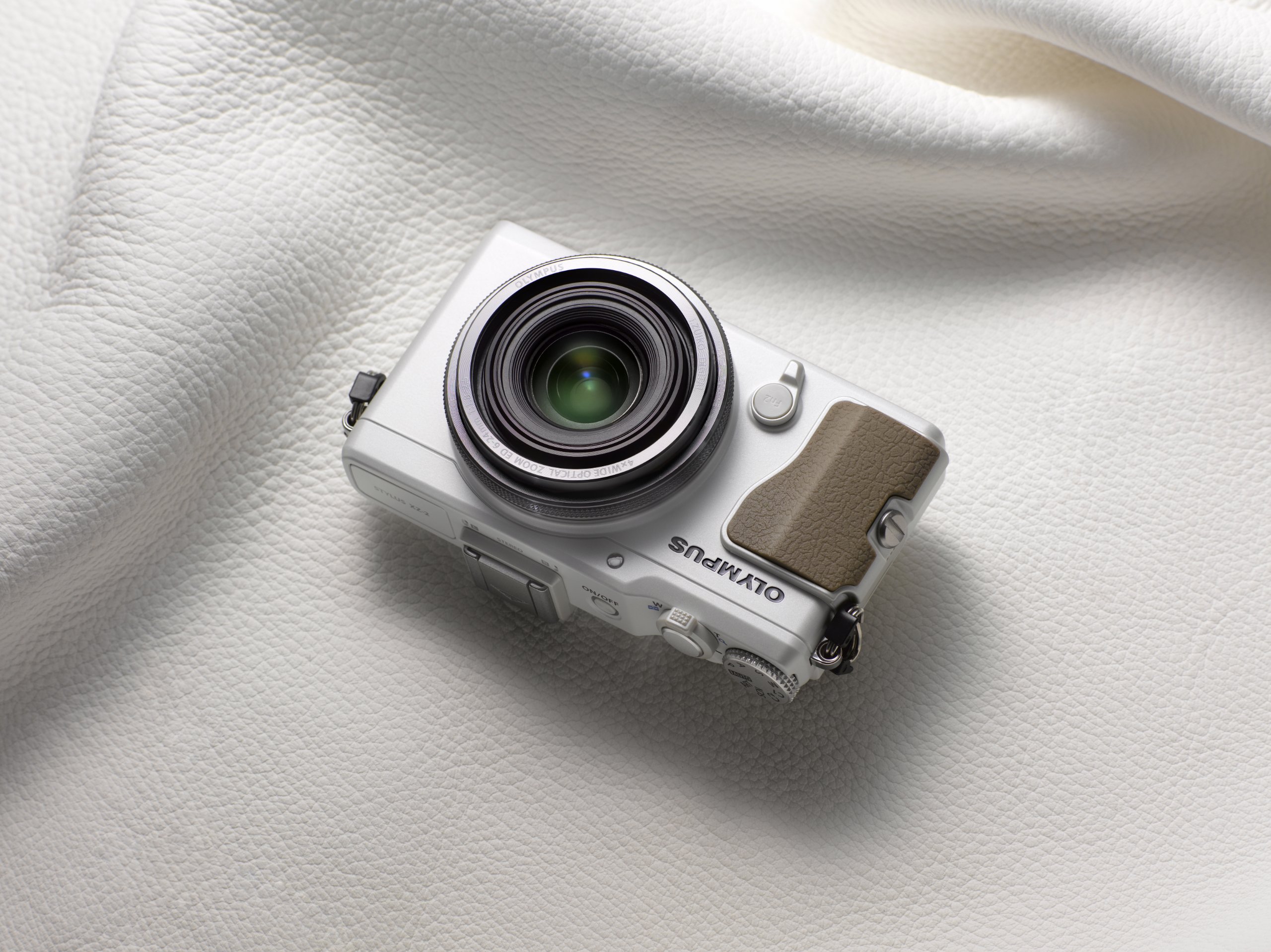 Olympus XZ-2 Digital Camera (White) - International Version (No Warranty)