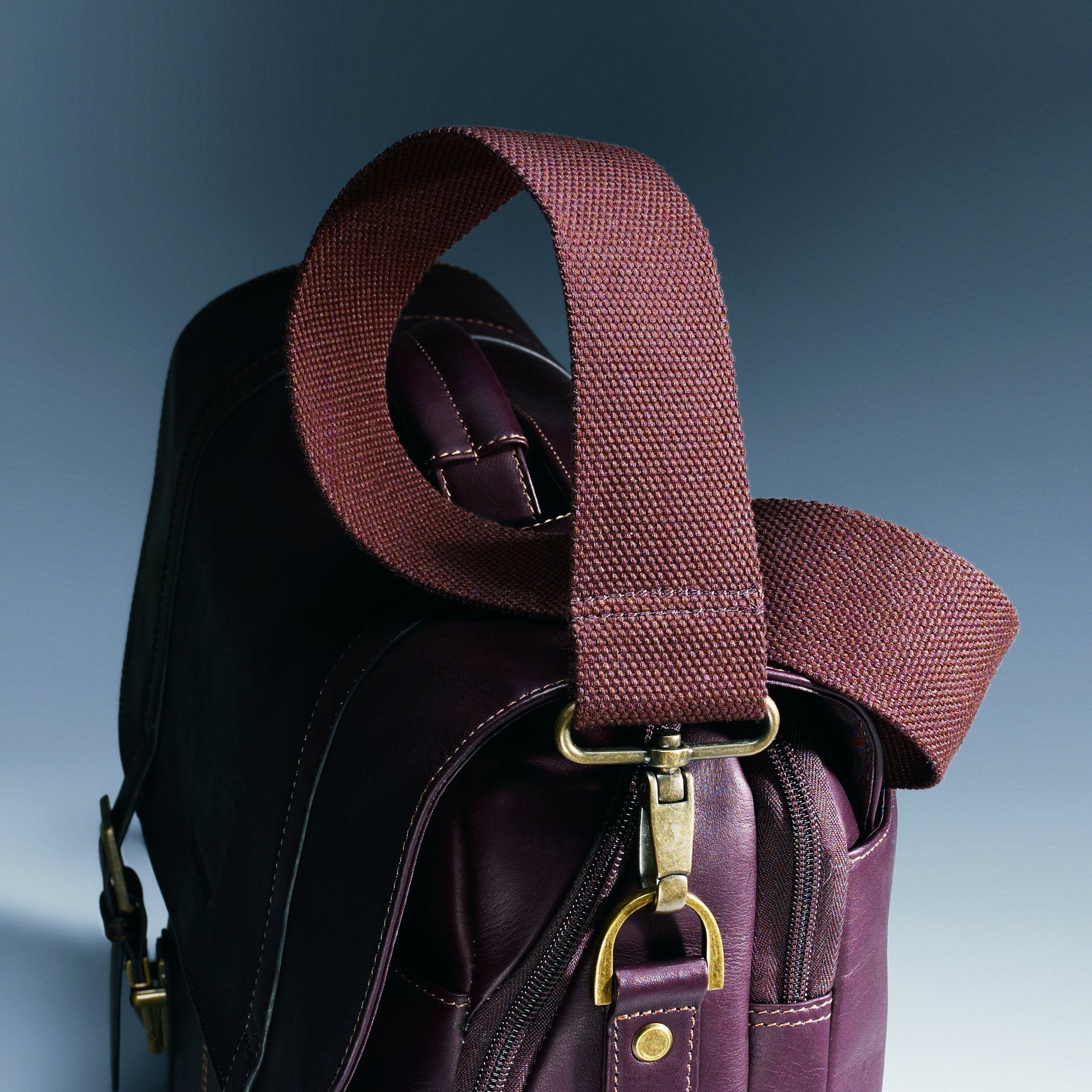 Samsonite Colombian Leather Flap-Over Messenger Bag