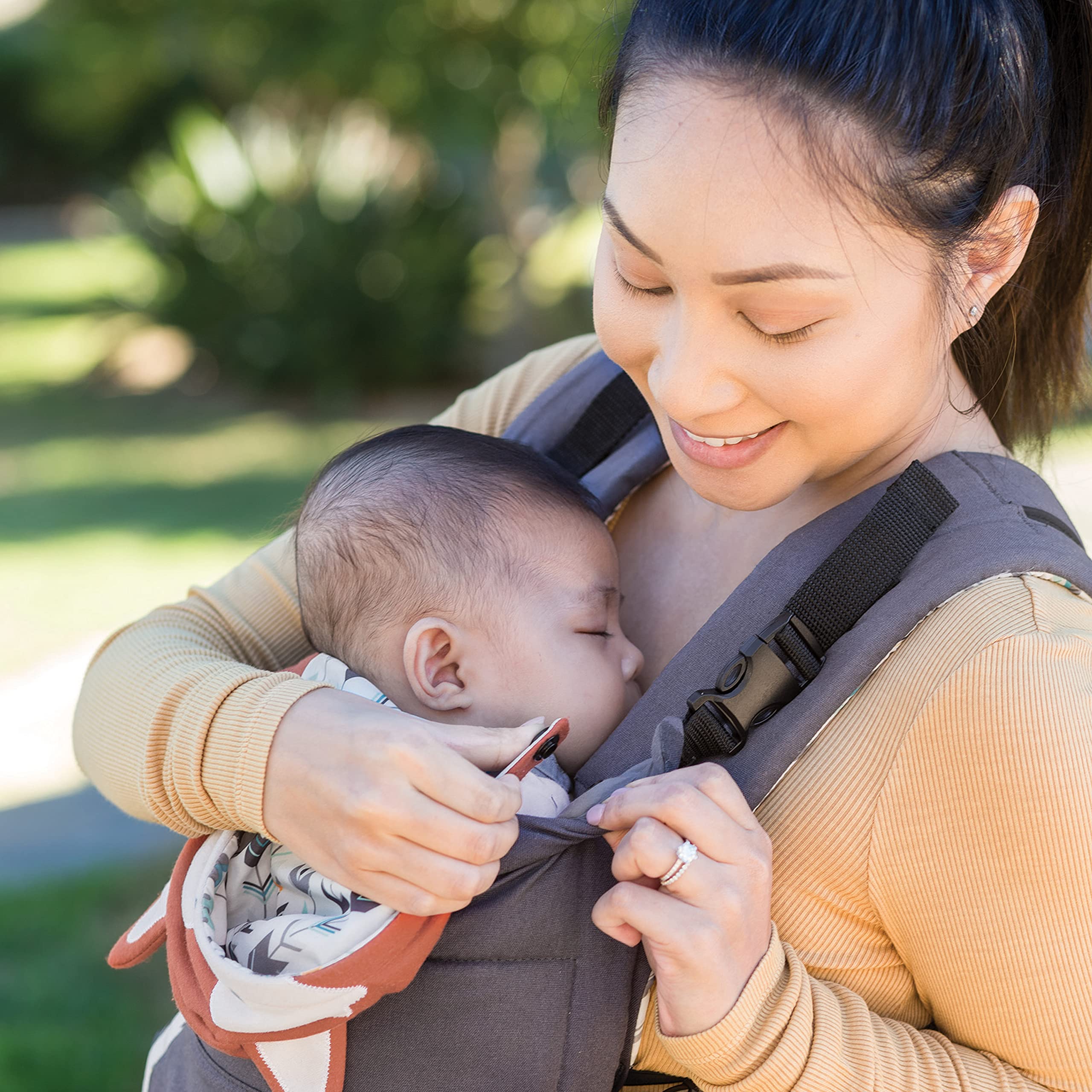 Infantino Cuddle Up Carrier - Ergonomic Fox-Themed face-in Front Carry and Back Carry with Removable Character Hood for Infants and Toddlers 12-40 lbs