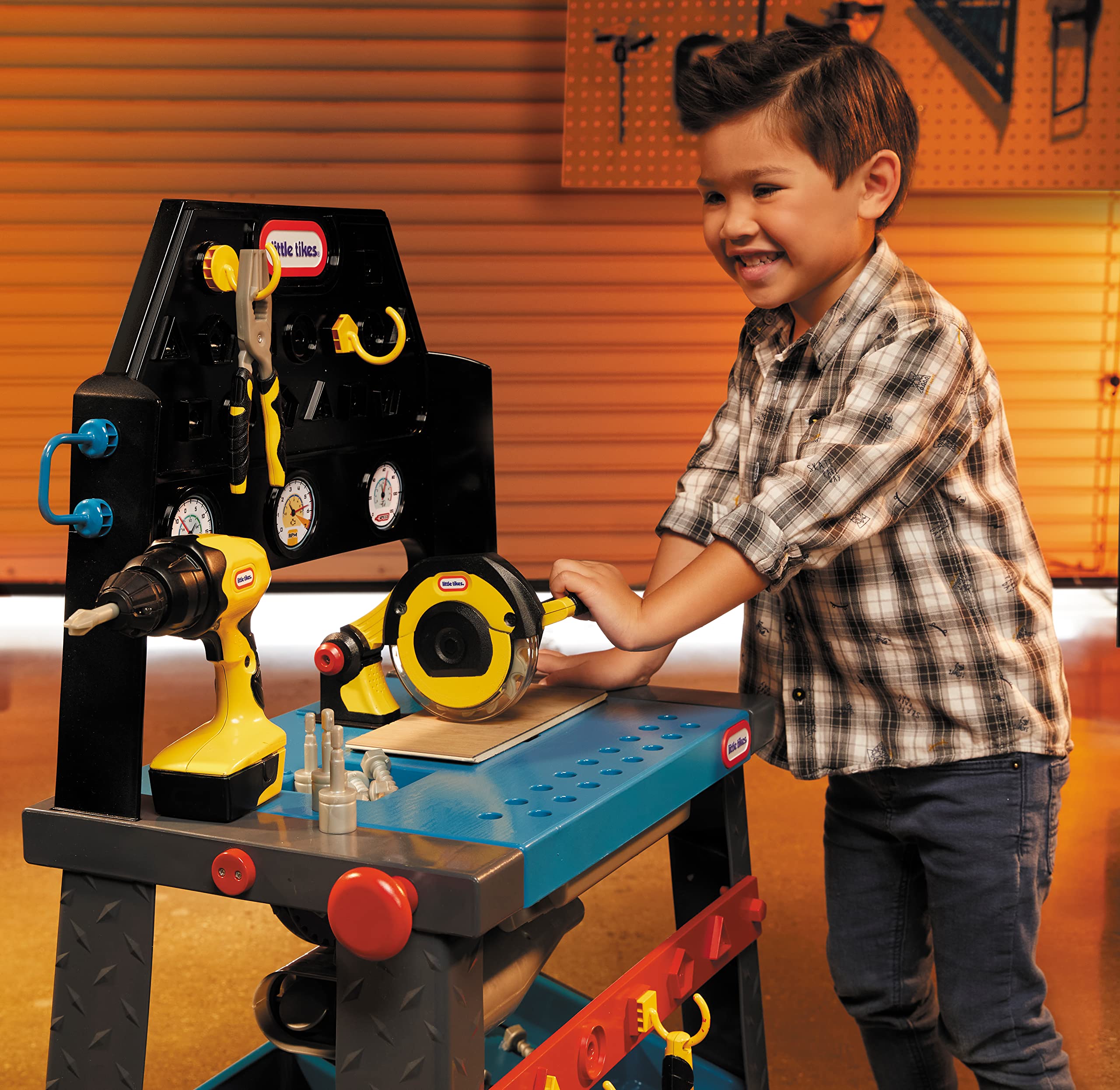 Little Tikes 2-in-1 Buildin' to Learn Motor/Wood Shop Auto and Wood Workshop with 50+ Realistic Accessories Kids 3+