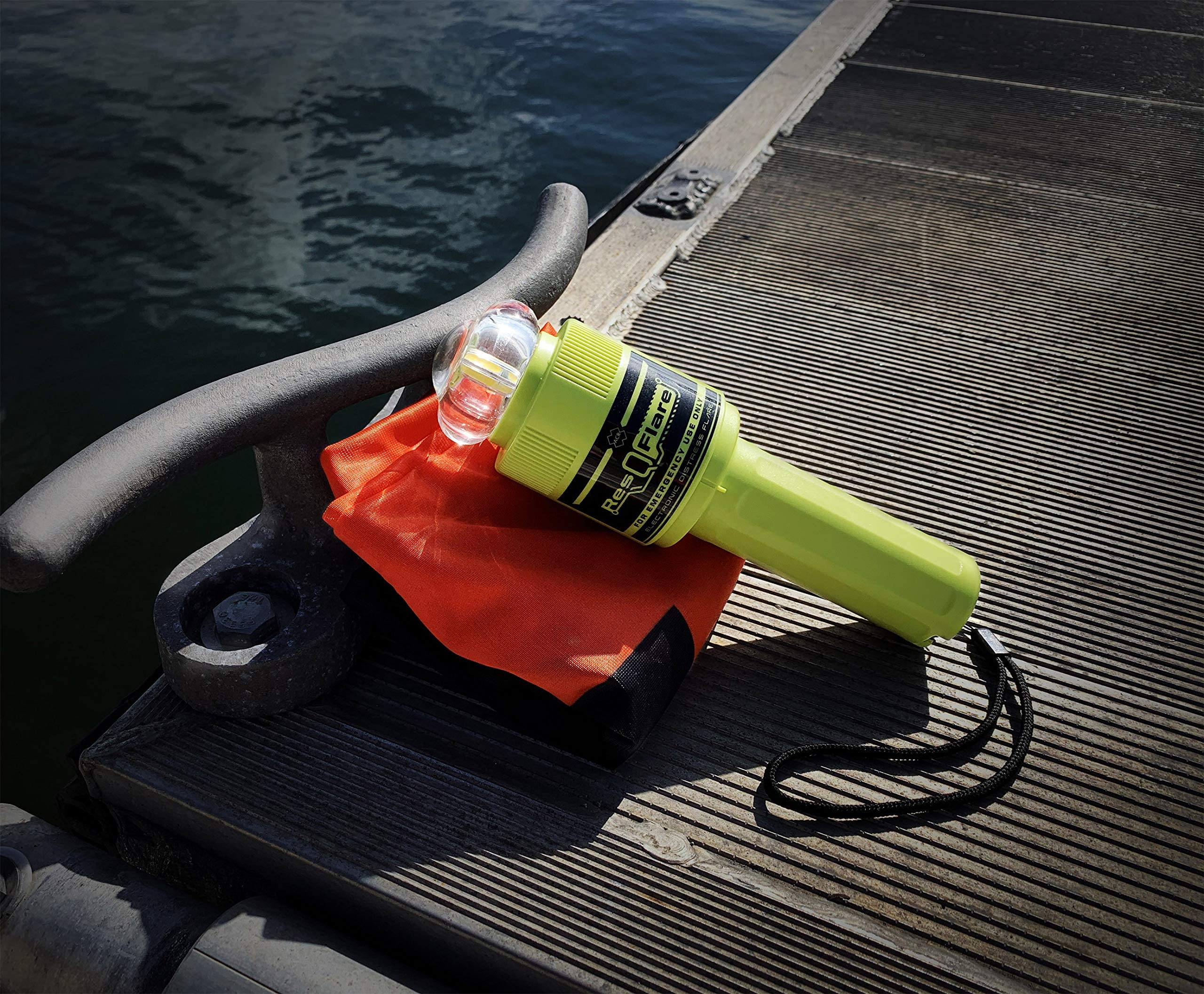 ACR ResQFlare E-Flare Safety Kit - Marine Electronic Boat Flare Meets USCG Daytime and Nighttime Coast Guard Boating Requirements