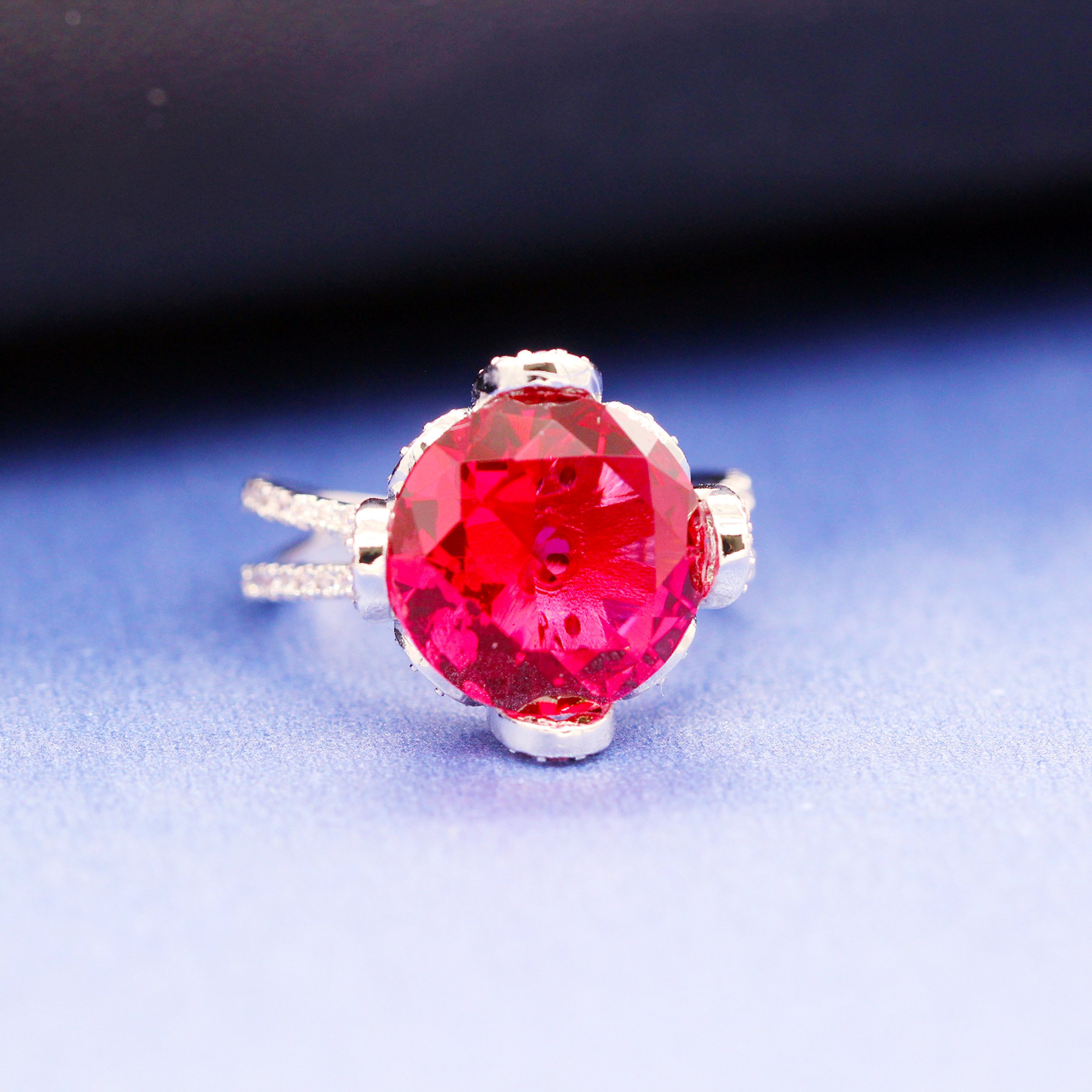 Uloveido Female Unique Beautiful Red Flower Engagement Wedding Ring - Charm Created Garnet Diamond Jewelry for Women (Size 6 7 8 9 10) RJ212