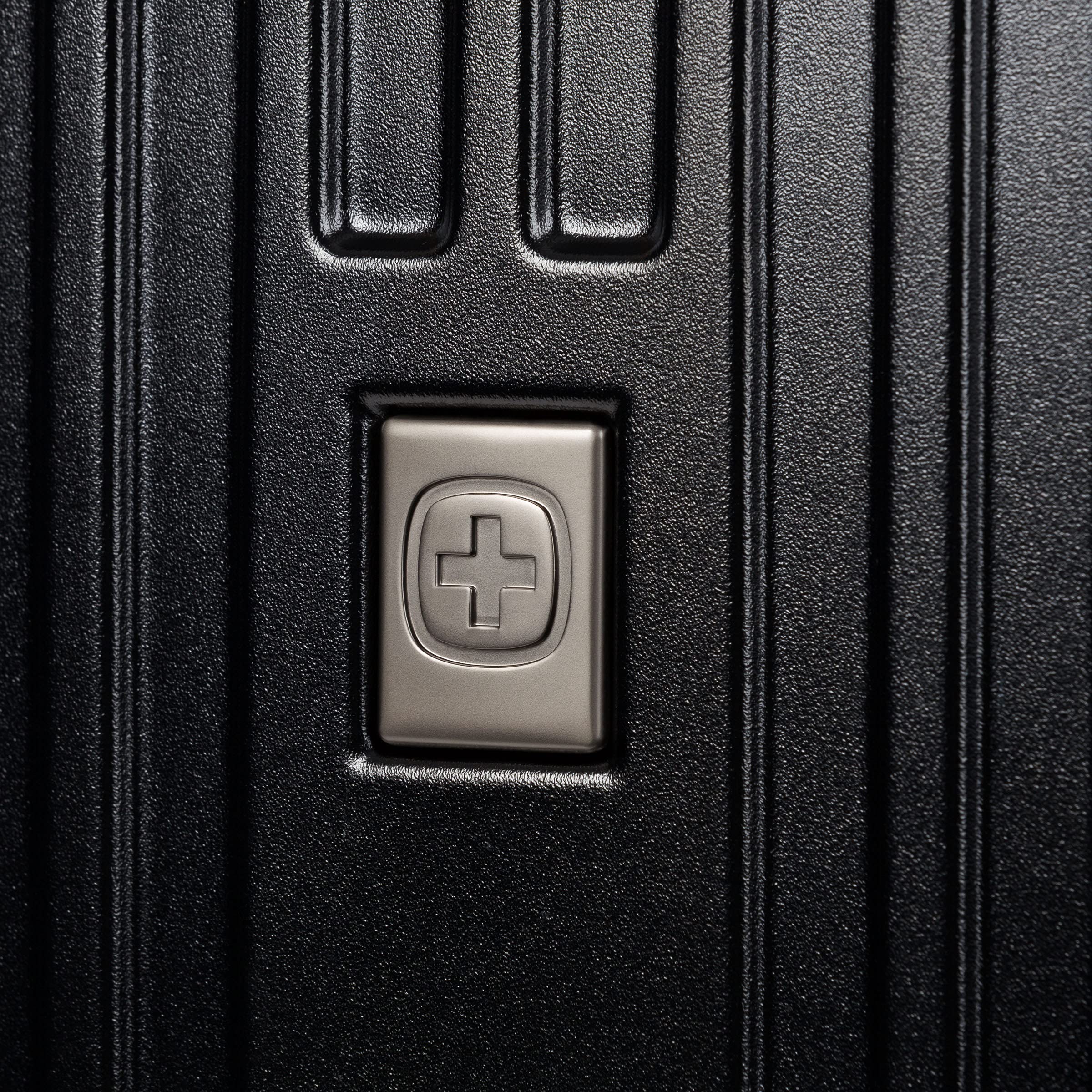 SwissGear 7910 Hardside Expandable Luggage with Spinner Wheels, TSA Lock and USB, Black, 2-Piece Set (20/27)
