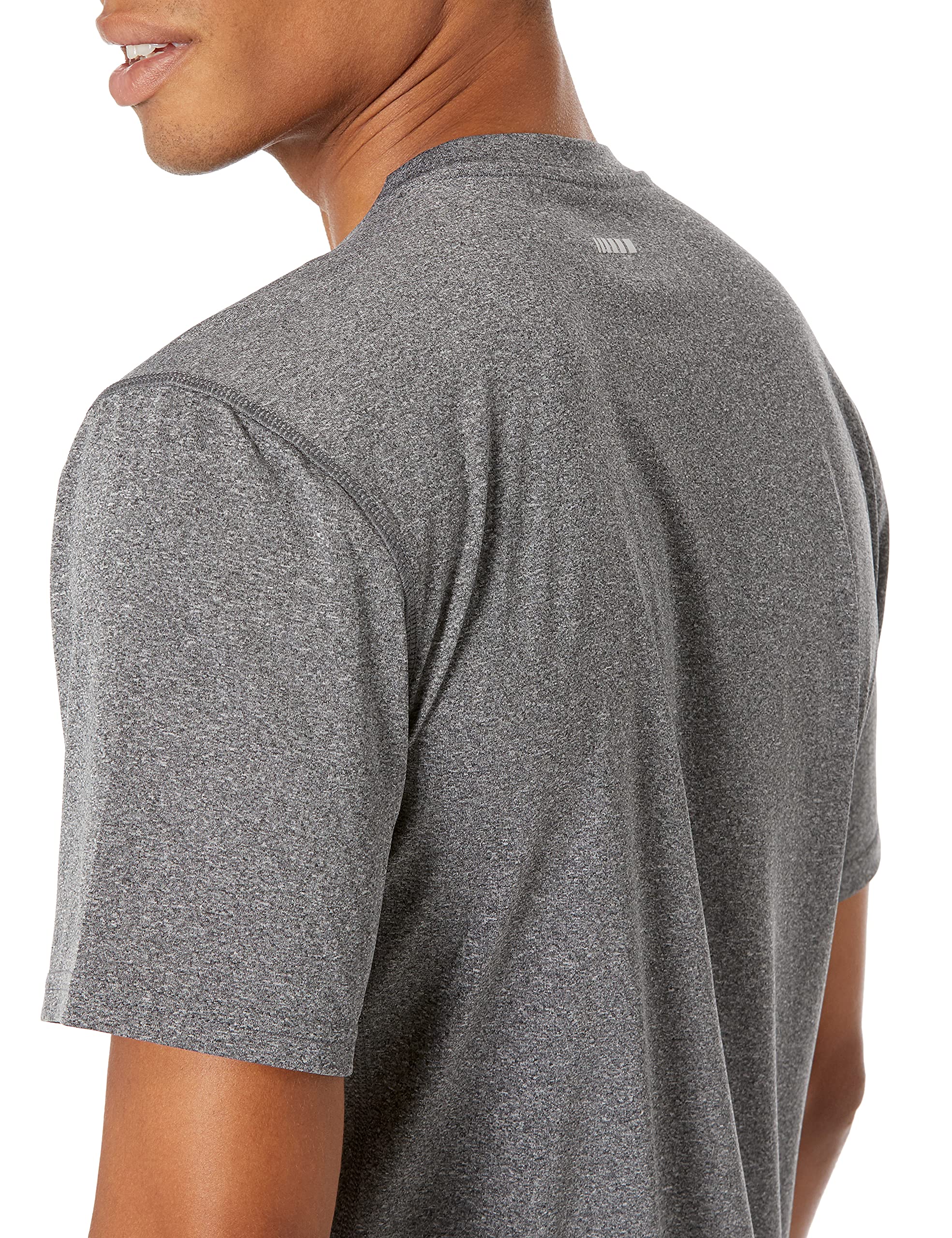 Amazon Essentials Men's Tech Stretch Short-Sleeve T-Shirt