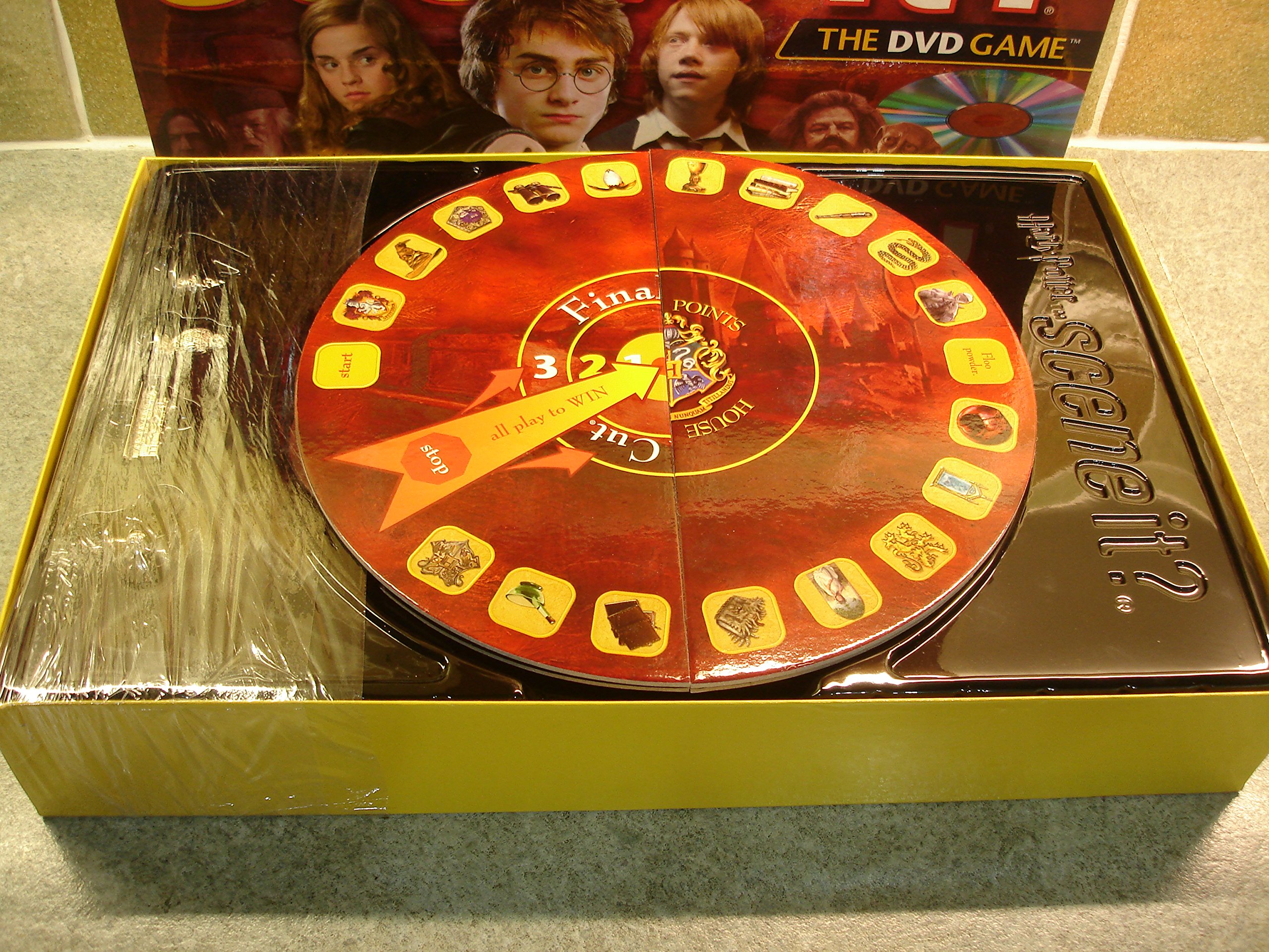 Harry Potter Scene It DVD Game With Bonus Images and Questions (2005 Edition) by Mattel